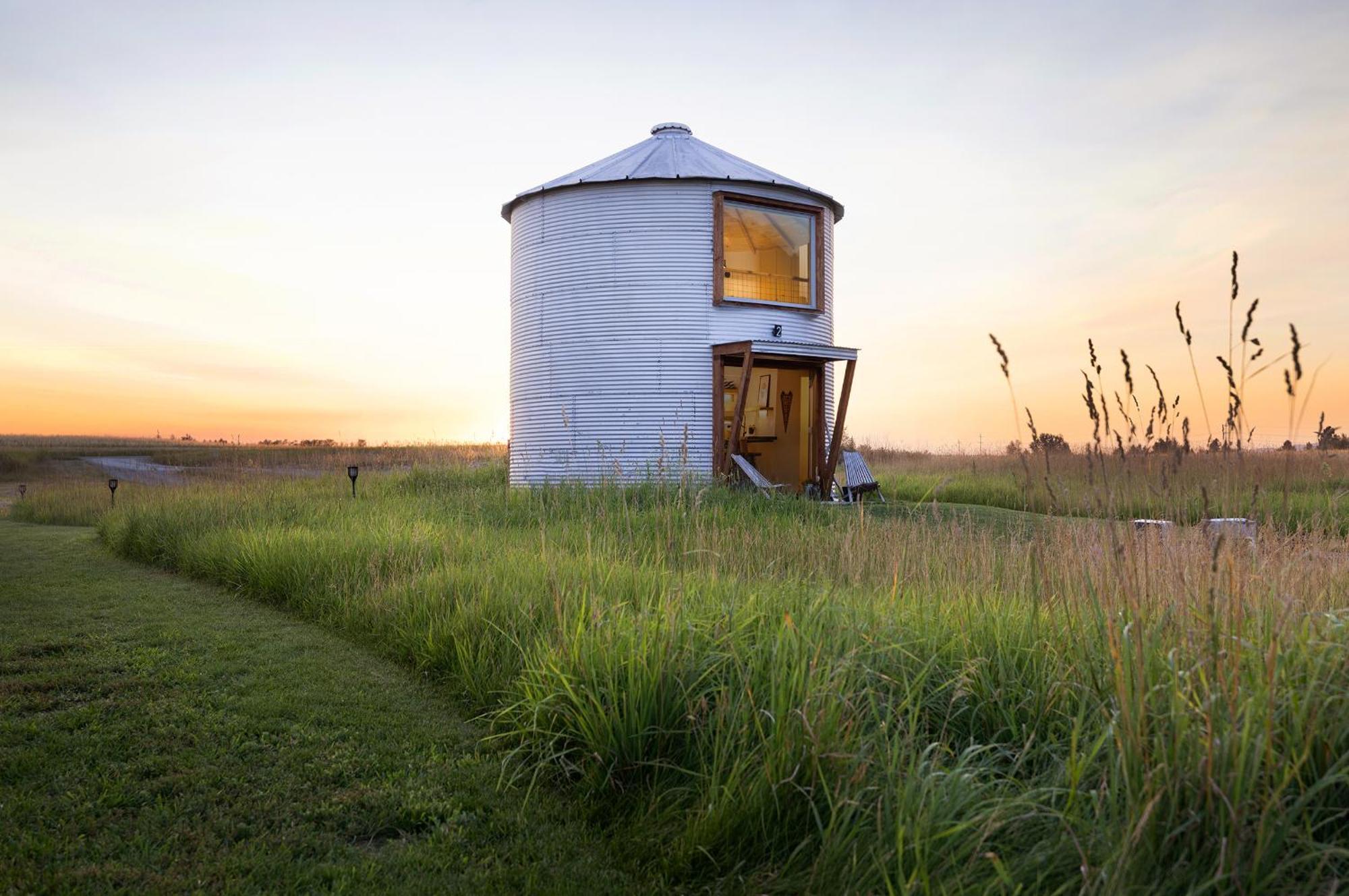 Clark Farm Silos - 5 Silo Mountain View Retreat كاليسبيل، مونتانا المظهر الخارجي الصورة