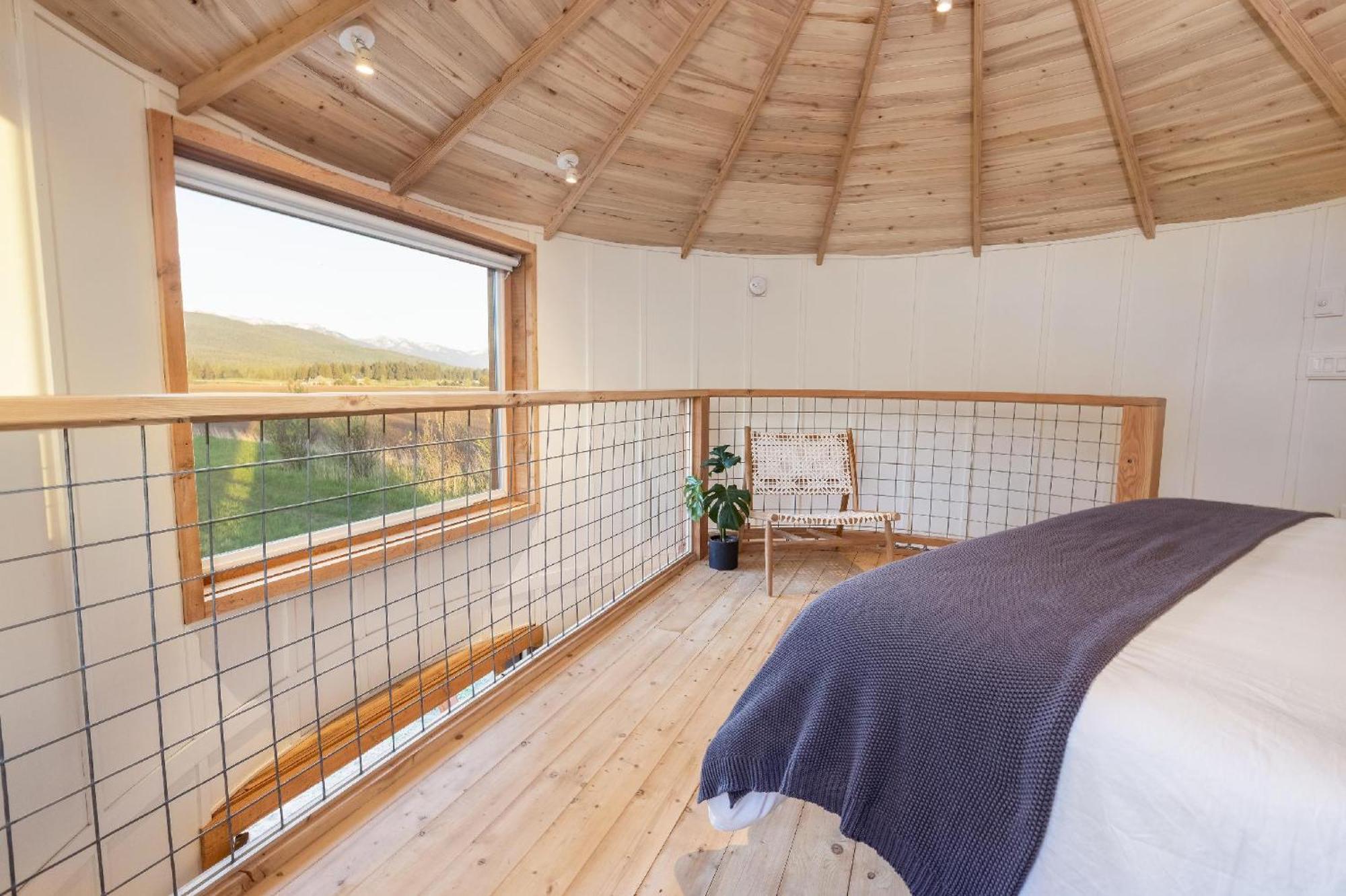 Clark Farm Silos - 5 Silo Mountain View Retreat كاليسبيل، مونتانا المظهر الخارجي الصورة