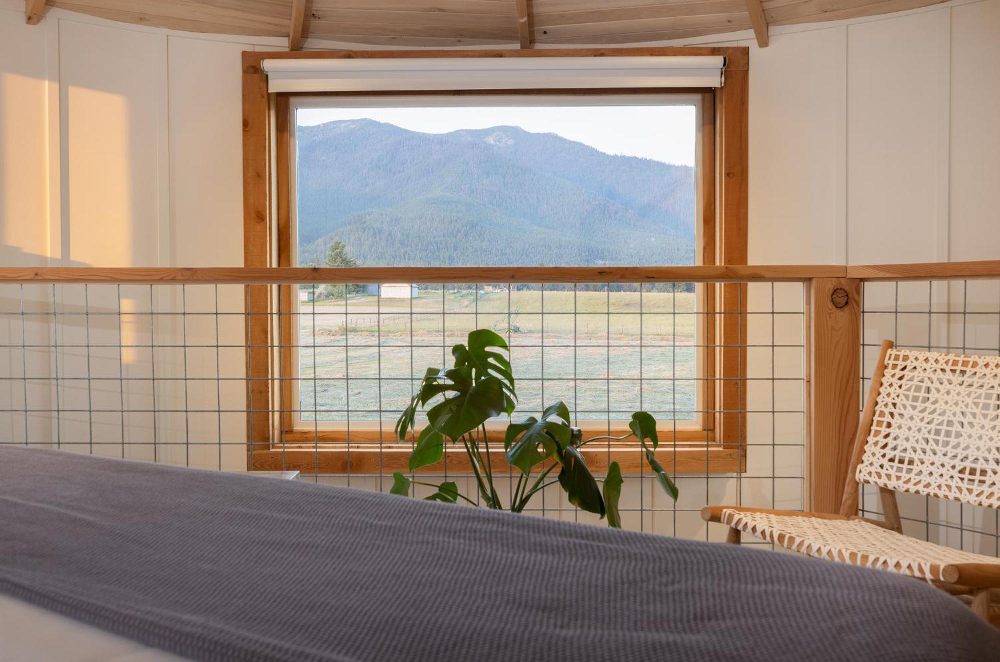 Clark Farm Silos - 5 Silo Mountain View Retreat كاليسبيل، مونتانا المظهر الخارجي الصورة